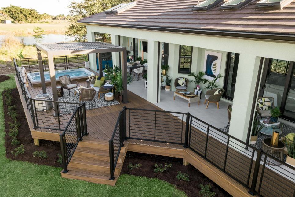 Top Suggestions for Building Safe and Classy Deck Railings